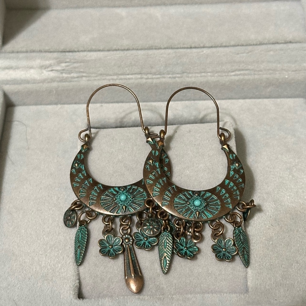 Boho Dangling Floral Feather Hoop Earrings